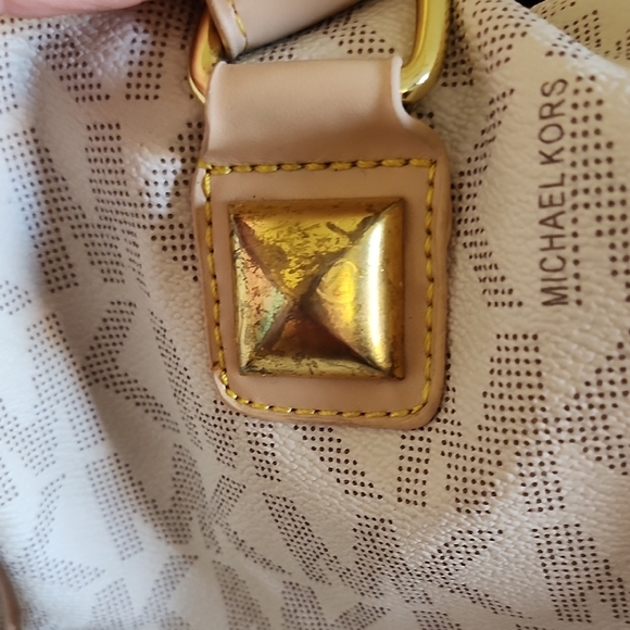 Michael Kors Beige Monogram Tote Bag - Picture 3 of 9